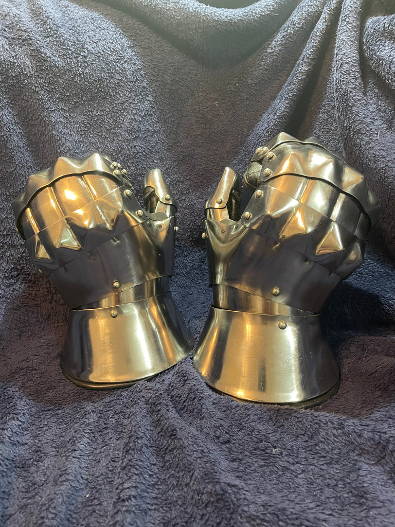 Spring Loaded Gauntlet Gauntlets - RapTor - Stainless Steel – Valkyrie Forge Inc.