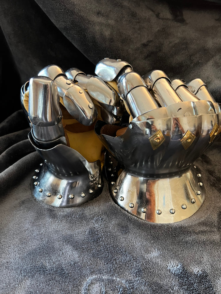 Rustling Gauntlets Gauntlets - Finger - Titanium – Valkyrie Forge Inc.
